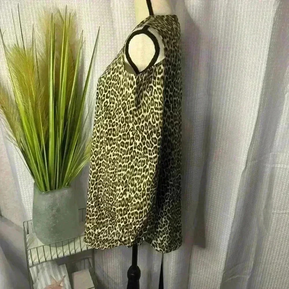 Chicos Women’s 3 US XL Cold Shoulder Long Sleeve Button Up Tunic Animal Print - Picture 4 of 12